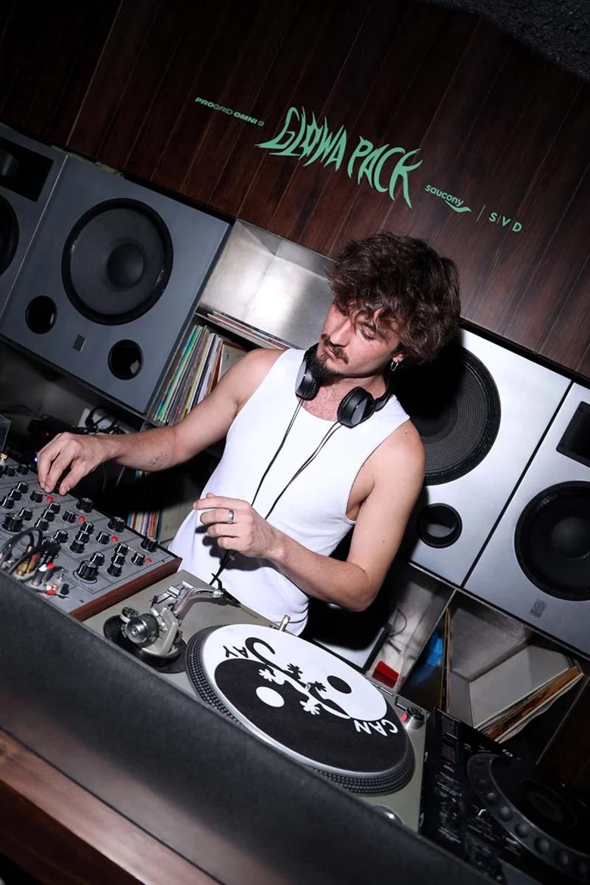 Sesión de DJ en Casa